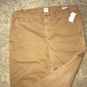 Men’s GAP khaki pants